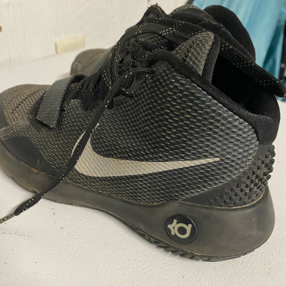 KD Tennis Shoes